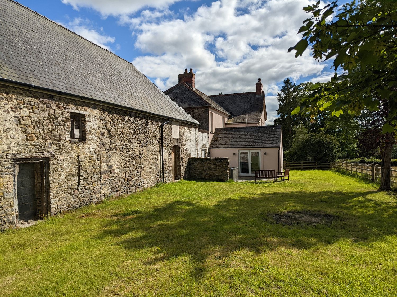 Ysgubor Fawr, Llandovery