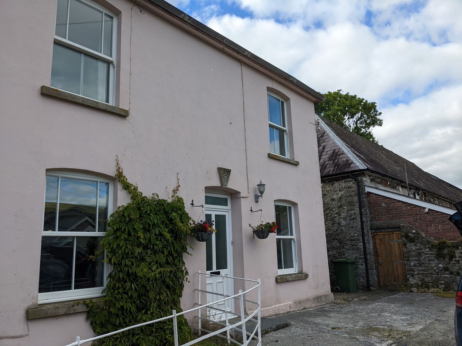 Ysgubor Fawr, Llandovery