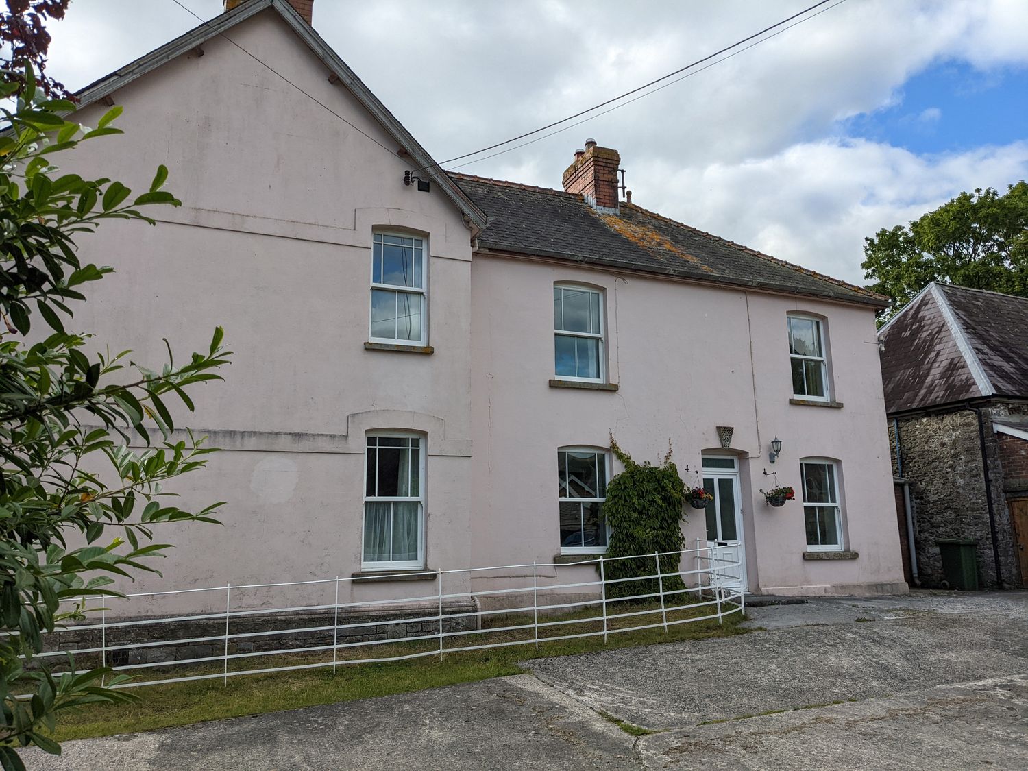 Ysgubor Fawr, Llandovery