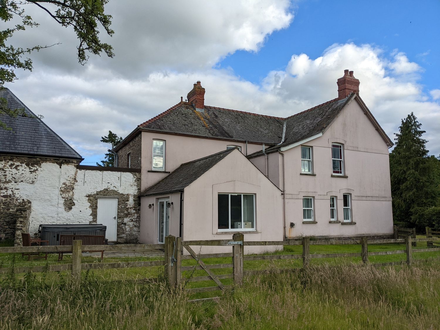 Ysgubor Fawr, Llandovery