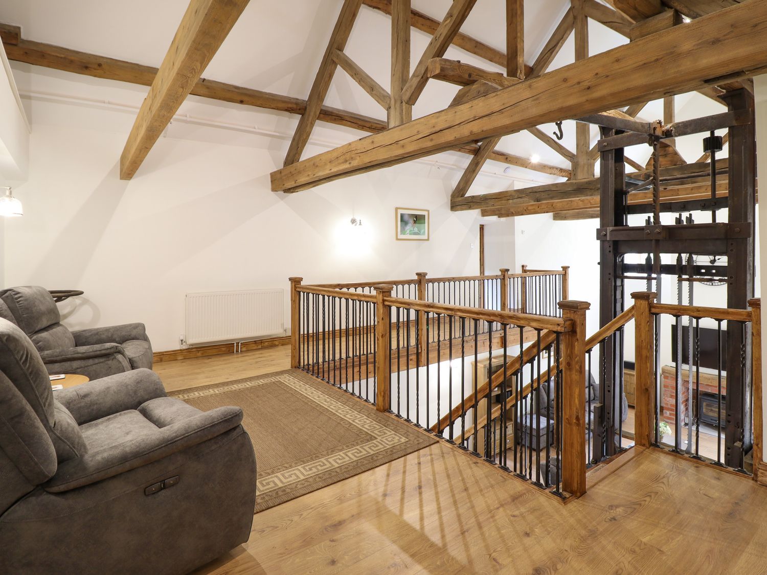 Llwydiarth Saw Mill in Llwydiarth near Llanfair Caereinion, Powys. Hot tub. Pet-friendly. En-suites.