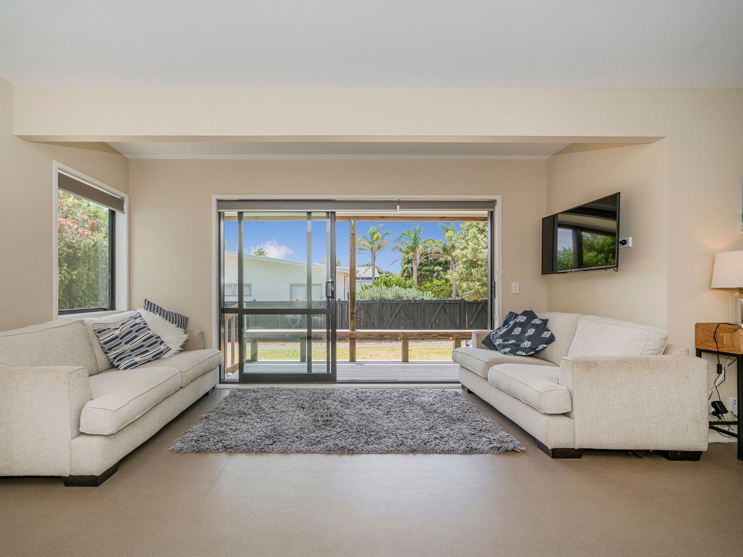 Seas the Day - Matarangi Holiday Home                     photo 2