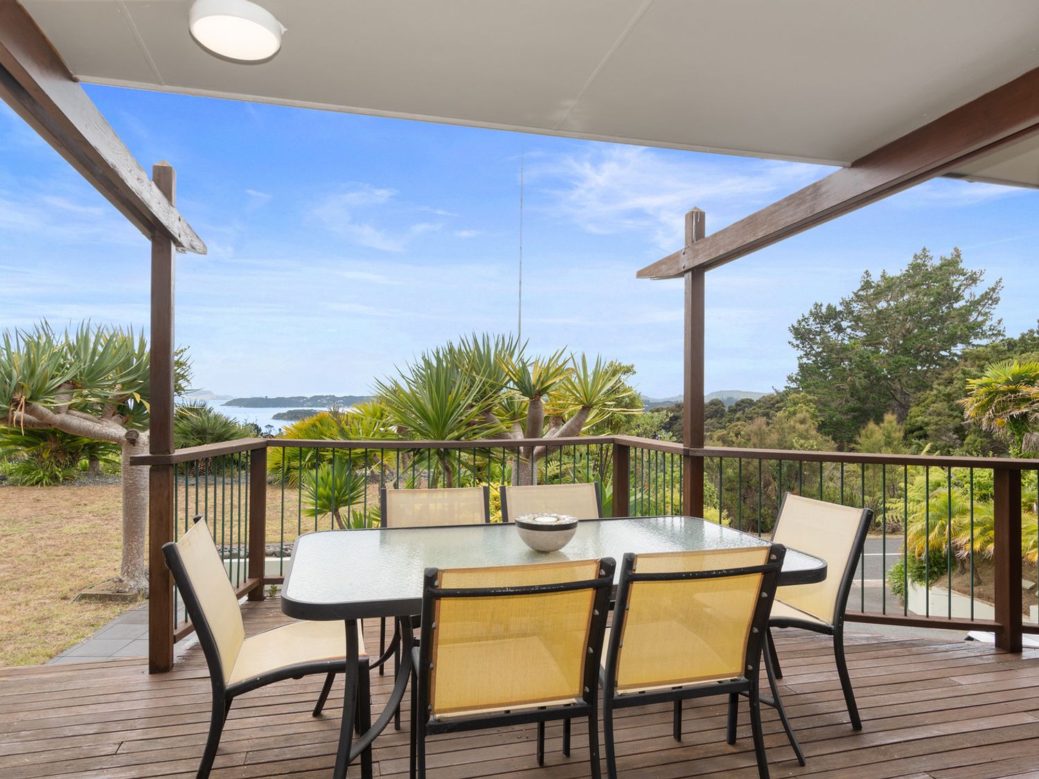 Breezy on Broadview - Opua Holiday Home                     photo 2