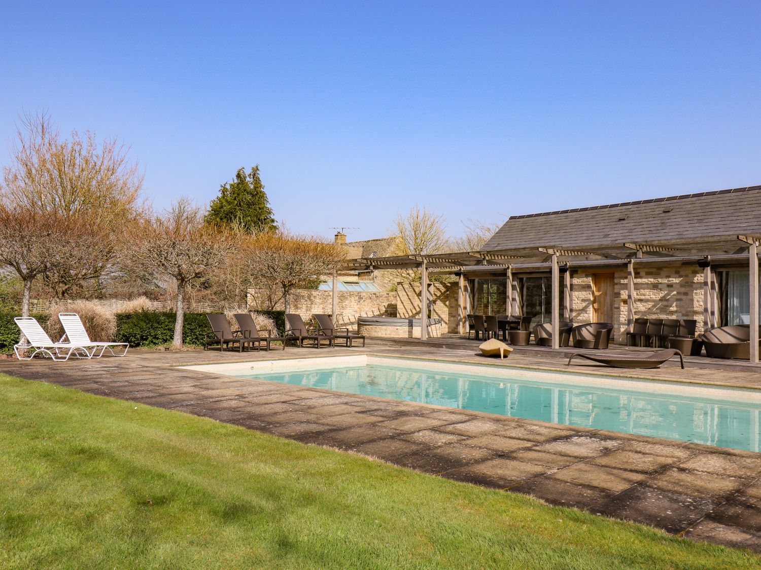The Tile and Pool House, Lower Slaughter