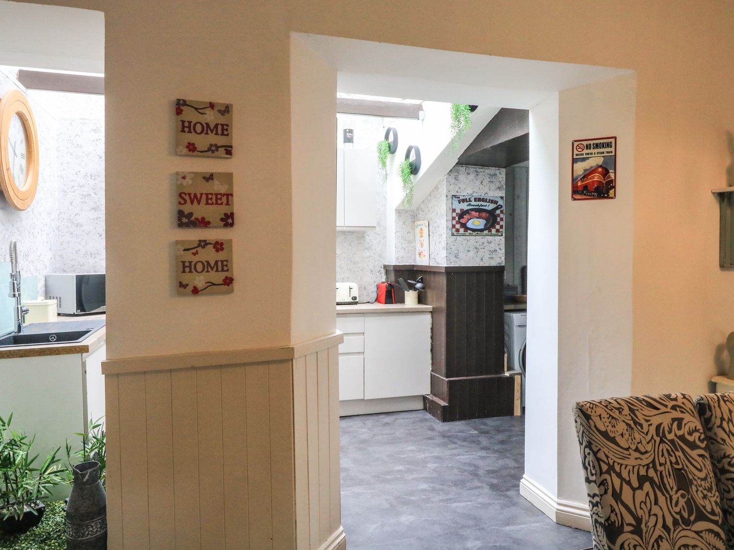 Three Sisters Holiday Cottage, Torquay