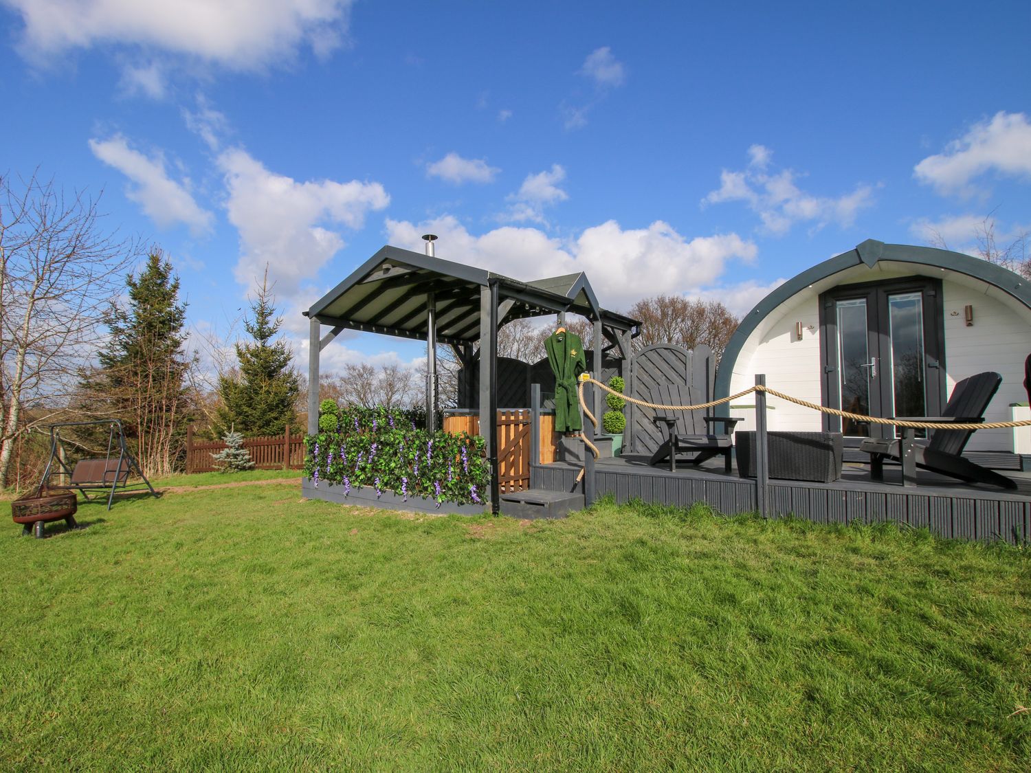 Cherry Pod, Meole Brace