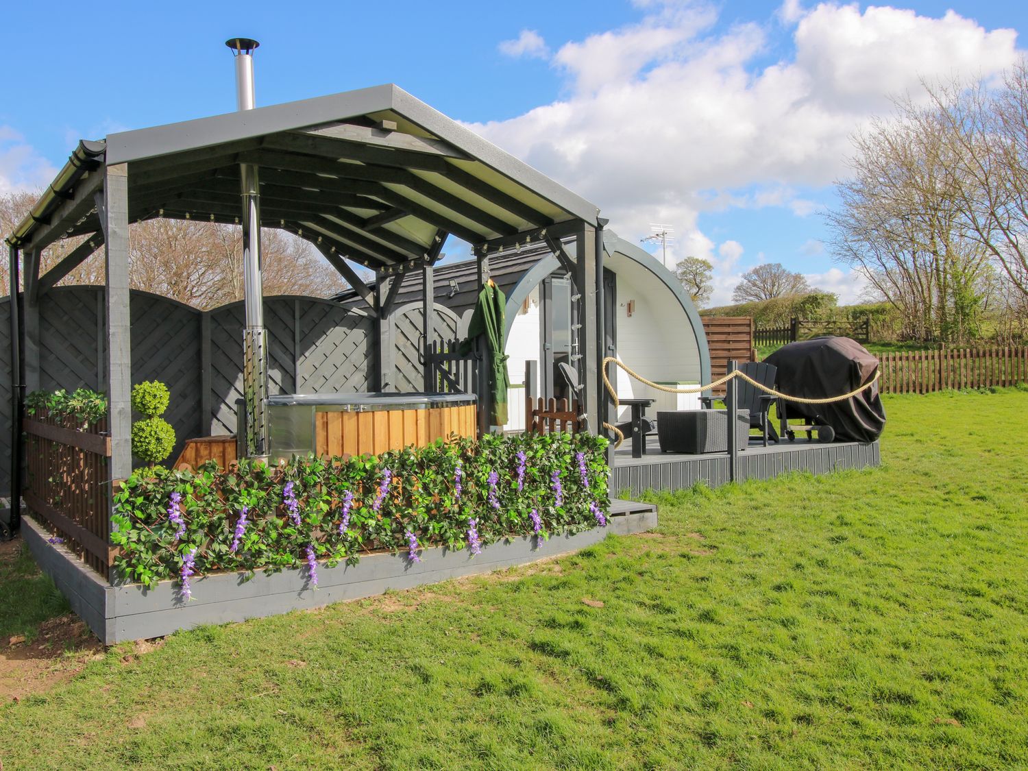 Cherry Pod, Meole Brace