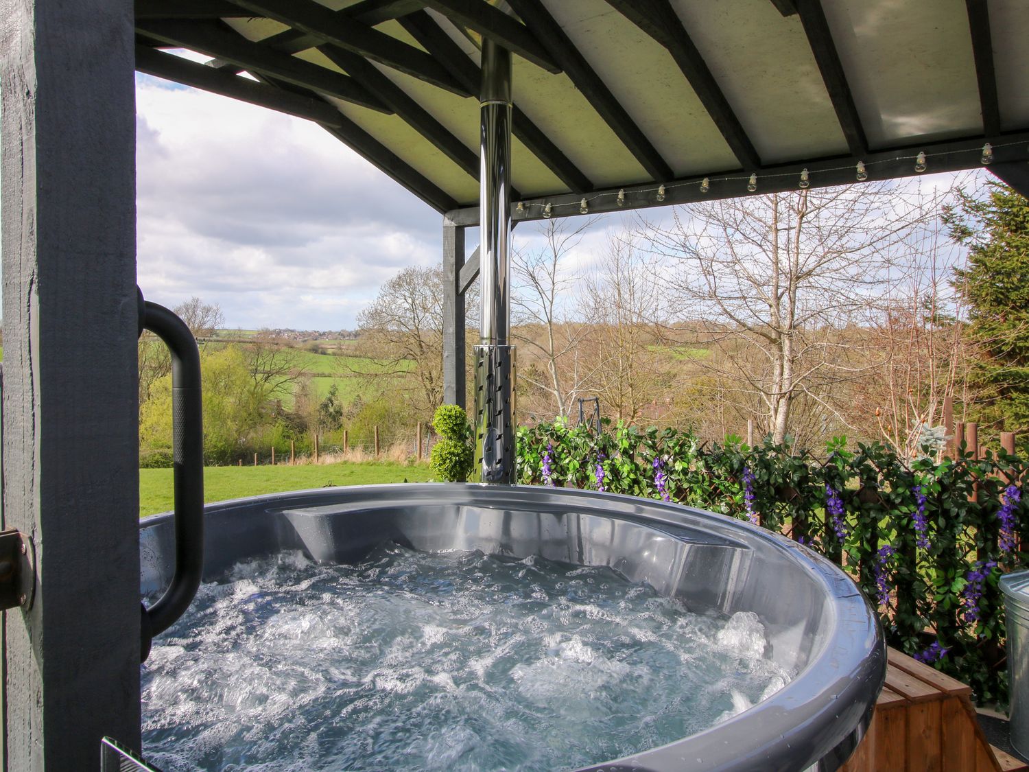 Cherry Pod, Meole Brace