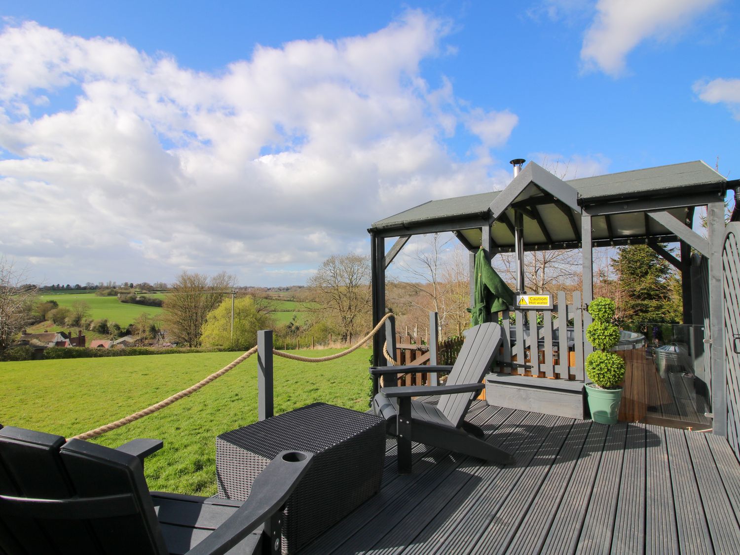 Cherry Pod, Meole Brace