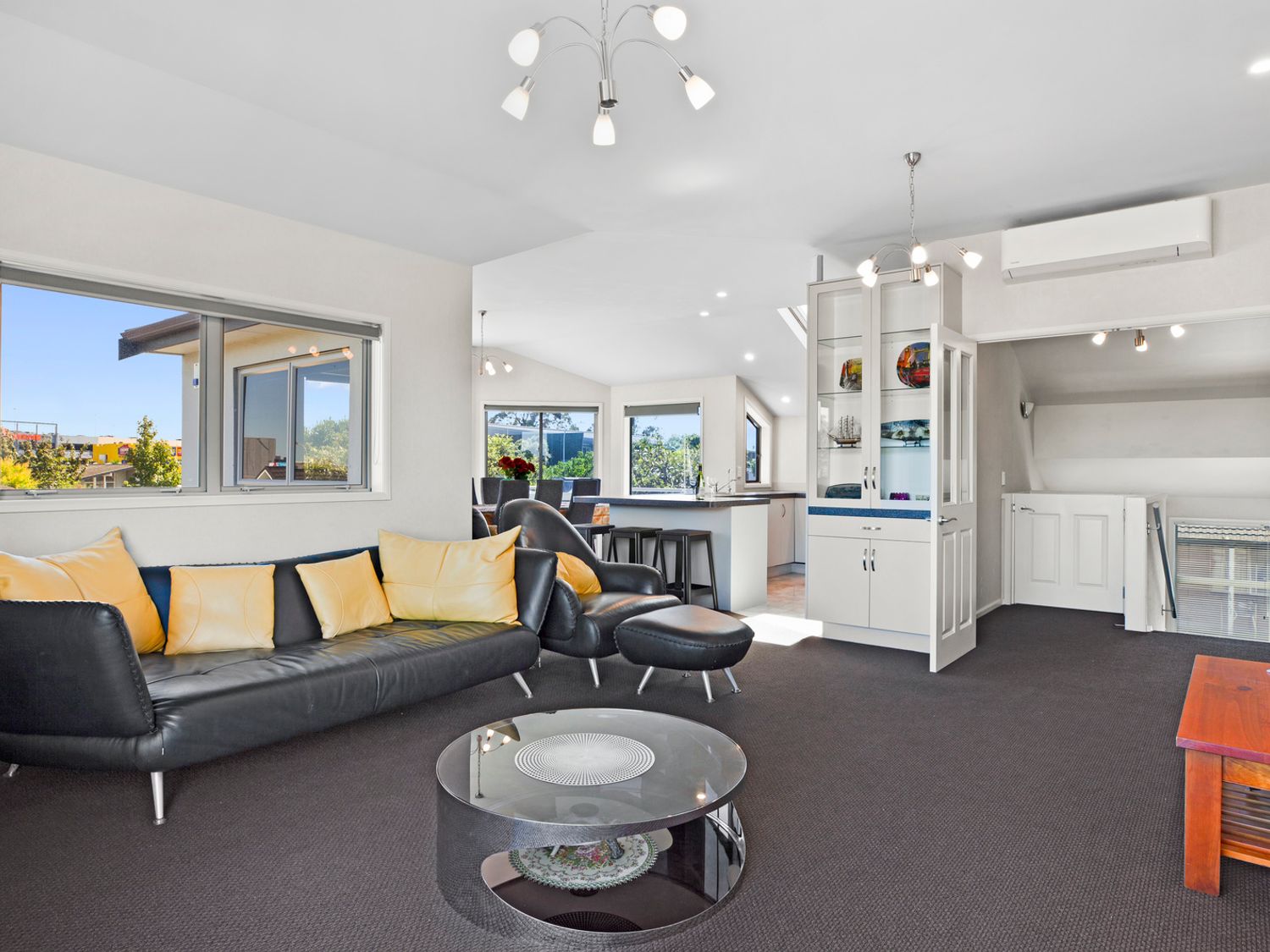 Endless Summer - Mount Maunganui Holiday Home                     photo 2