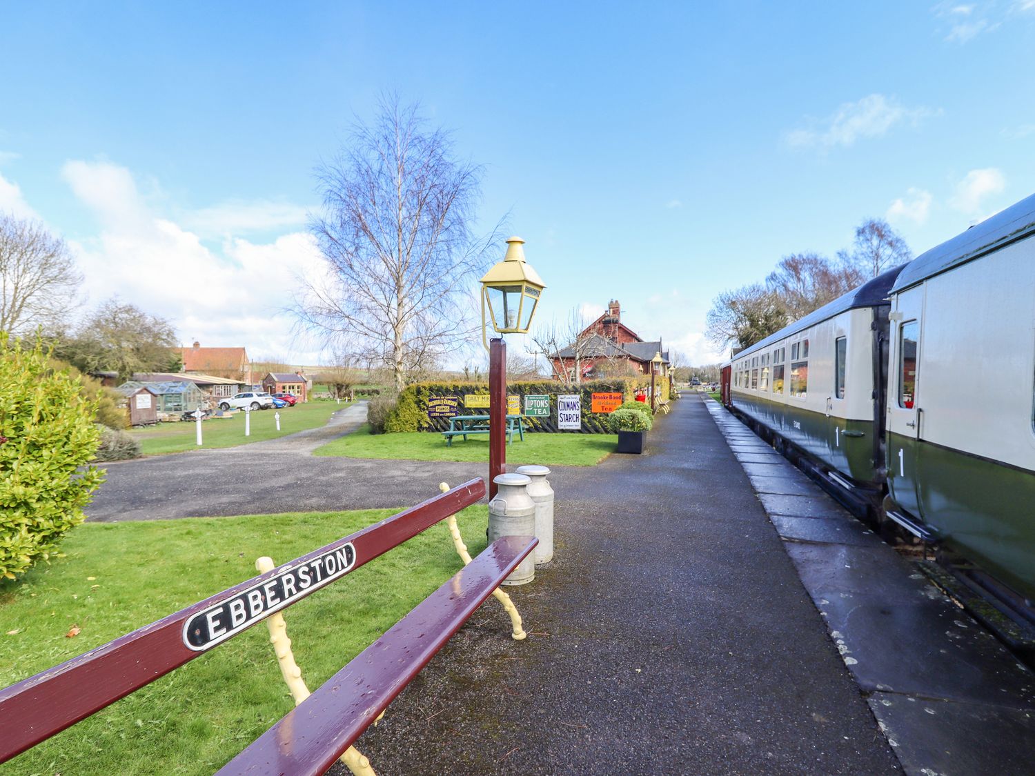 Set on historic site The Ticket Office Allerston ( Ref 1101295 ) Rent Allerston holiday home sleeps 4