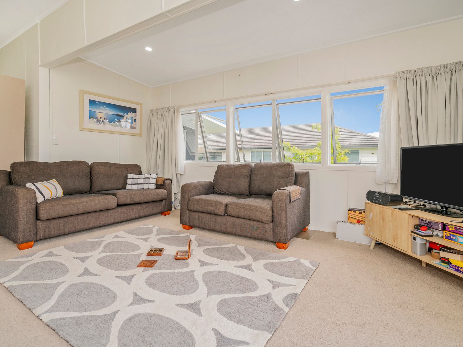 Bach Life on Seabreeze - Whangamata Holiday Home                     photo 2