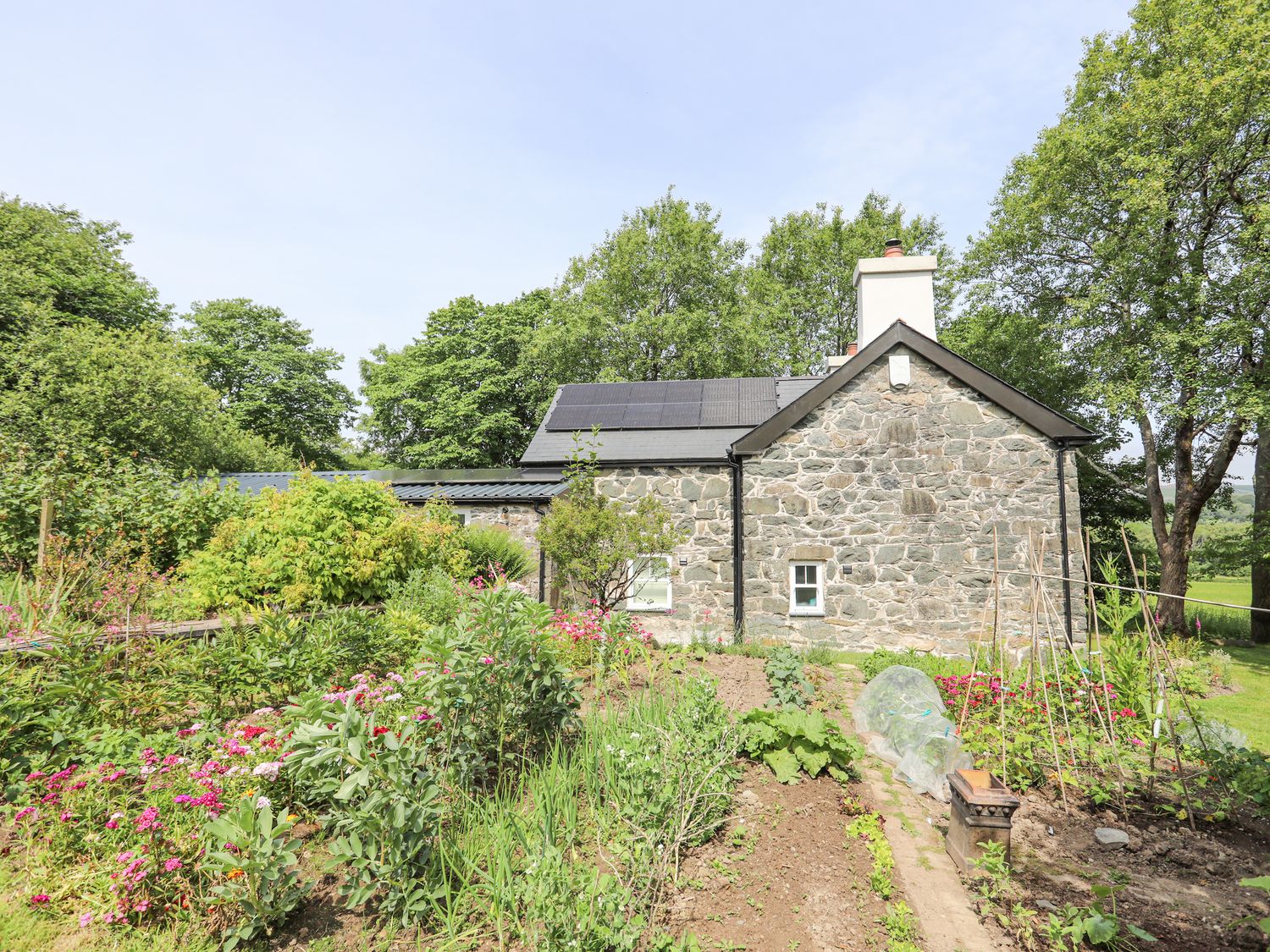 Bryn Moelyn Cottage, Morfa Nefyn, Gwynedd. Near an AONB. Countryside location. Near a National Park.