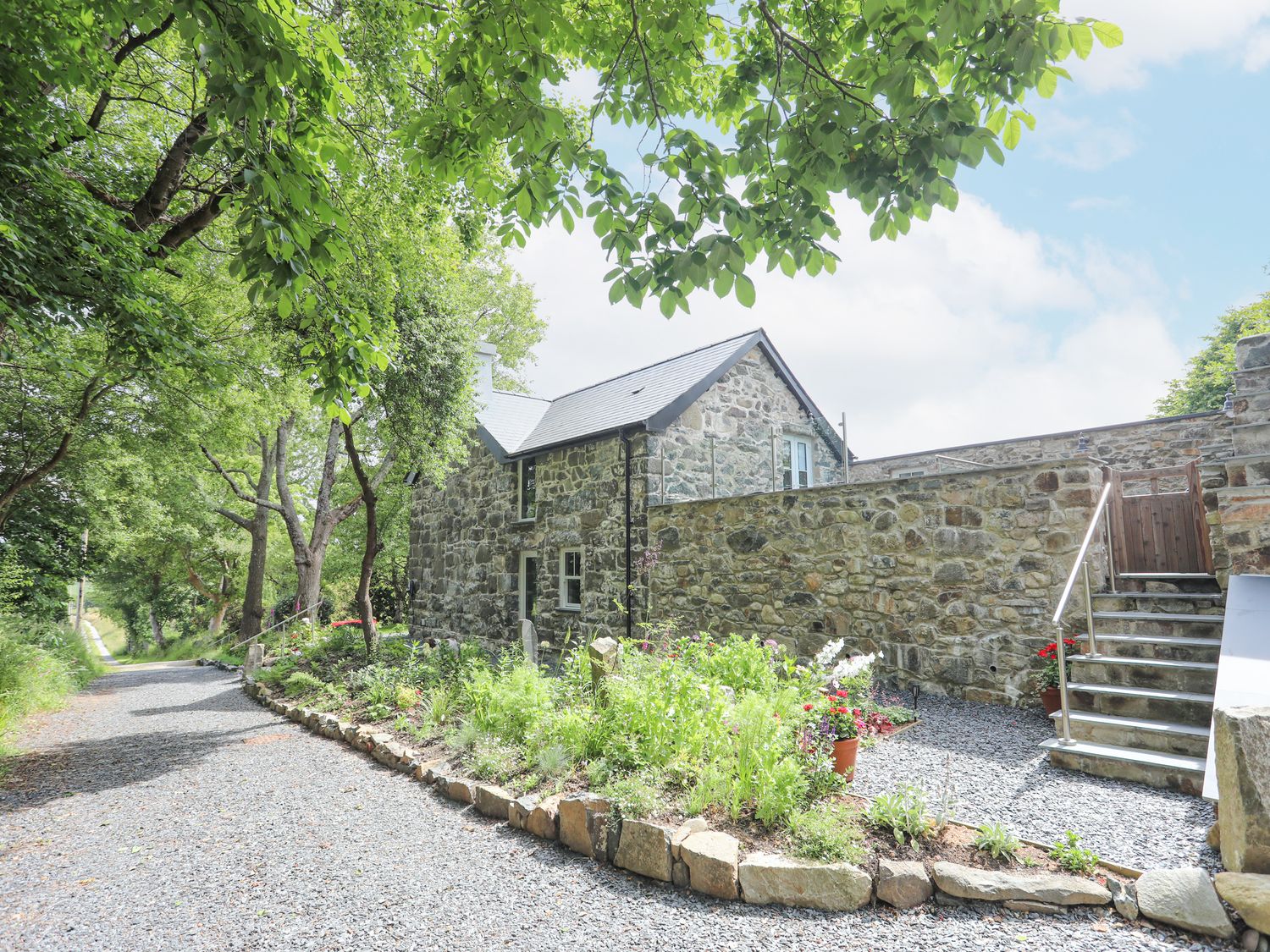 Bryn Moelyn Cottage, Morfa Nefyn, Gwynedd. Near an AONB. Countryside location. Near a National Park.