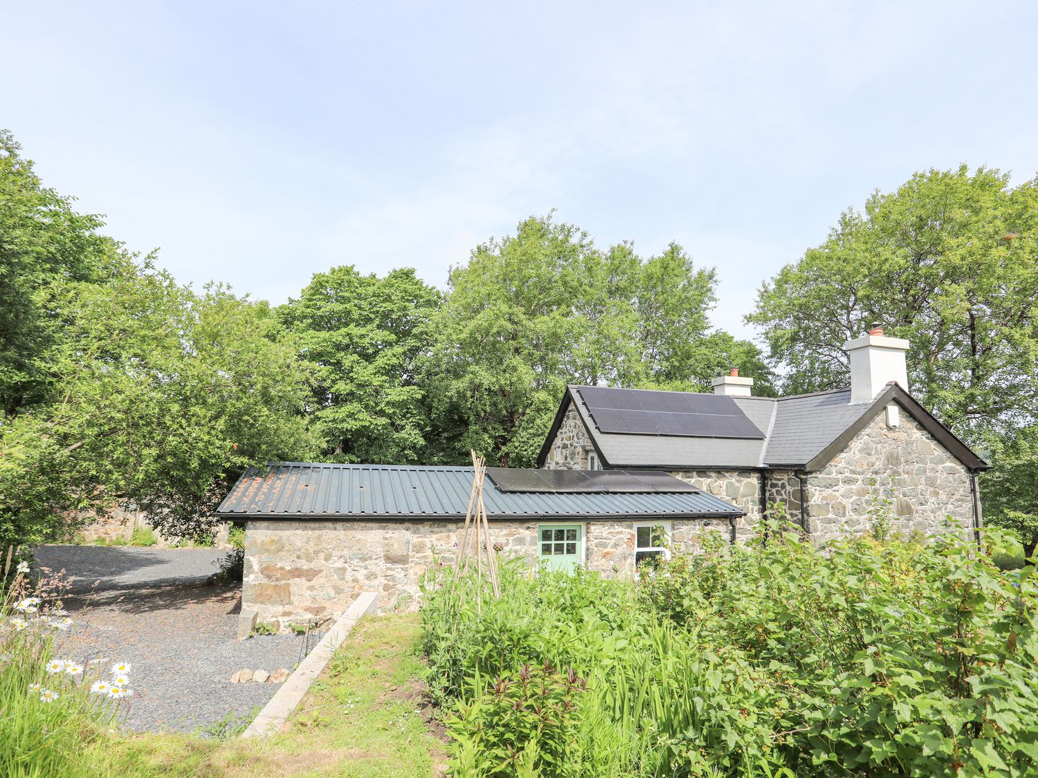 Bryn Moelyn Cottage, Morfa Nefyn, Gwynedd. Near an AONB. Countryside location. Near a National Park.