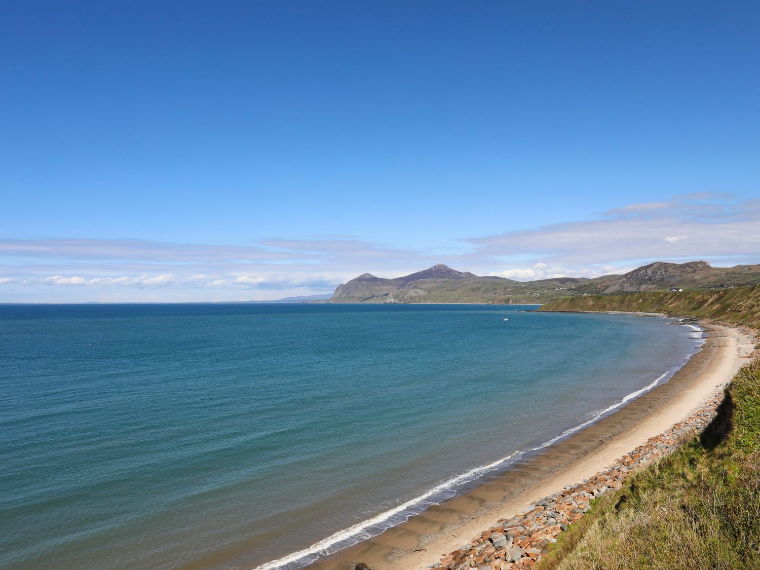 Bryn Moelyn Cottage, Morfa Nefyn, Gwynedd. Near an AONB. Countryside location. Near a National Park.