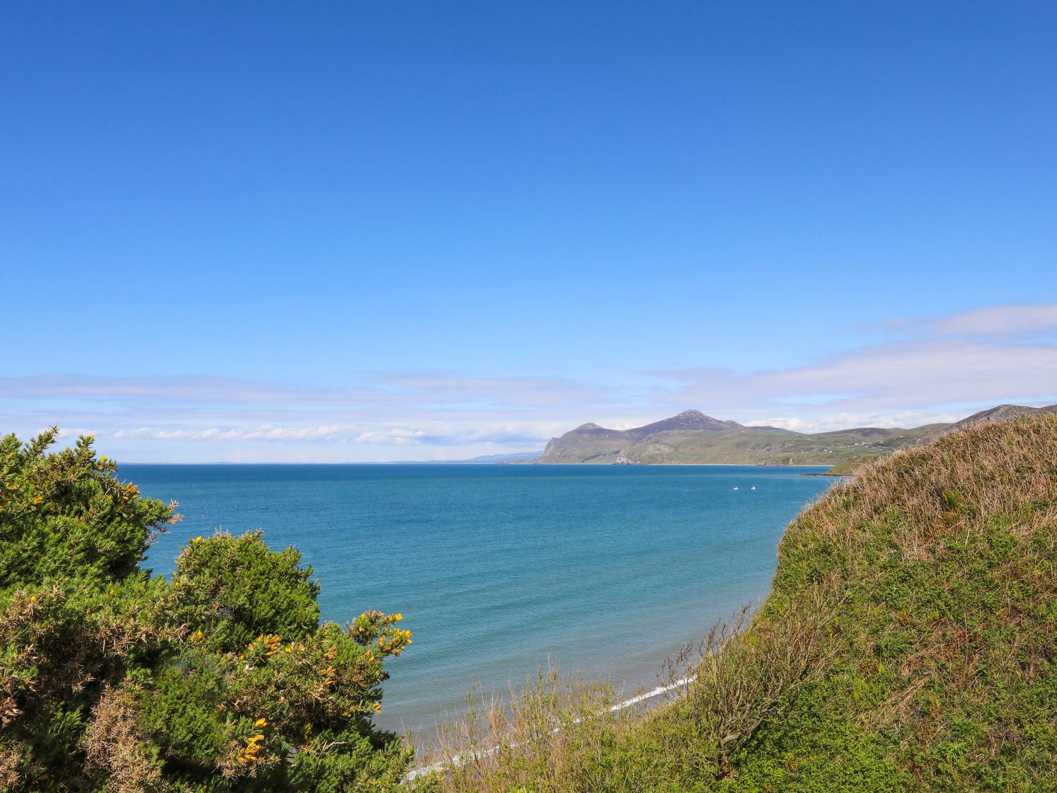 Bryn Moelyn Cottage, Morfa Nefyn, Gwynedd. Near an AONB. Countryside location. Near a National Park.