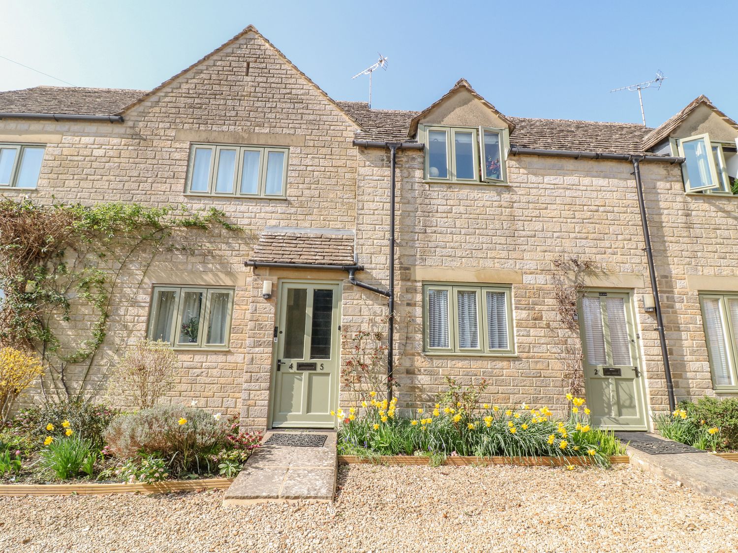 Book 5 Jubilee Court Bibury Near Cirencester