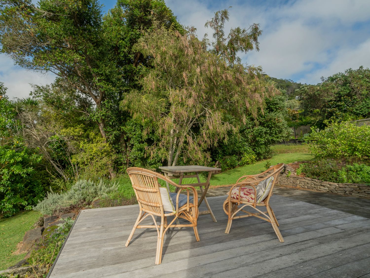 Beach Lovers Bach - Hahei Holiday Home                     photo 32