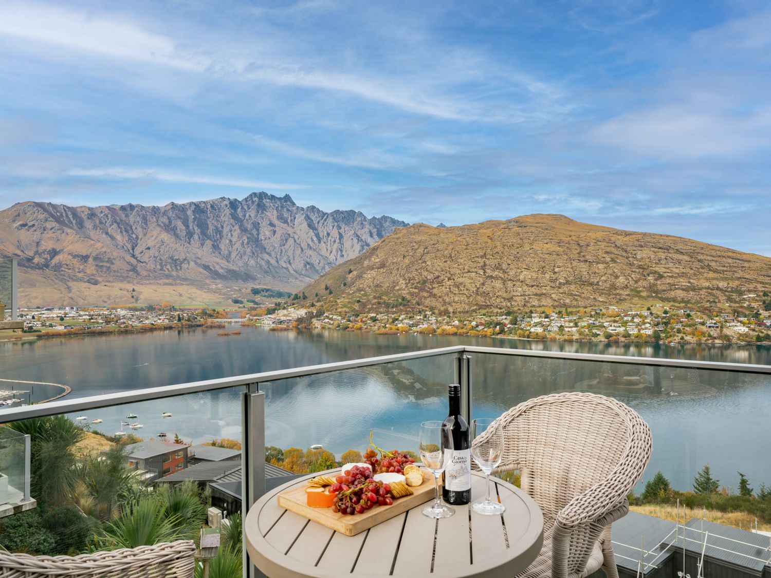 Lakeview Retreat - Queenstown Holiday Home -  - 1107815 - photo 1