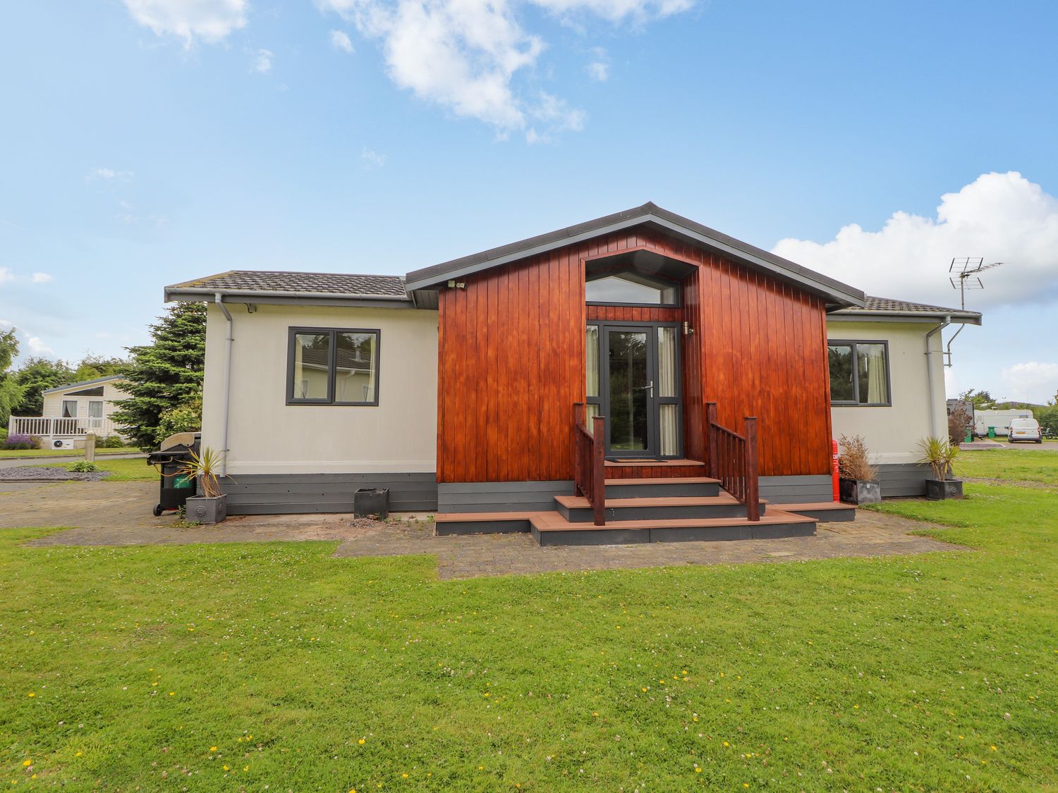 Honeysuckle Lodge, Towyn