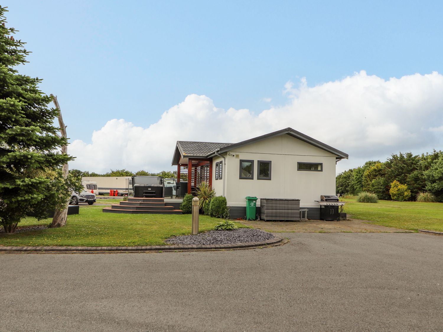 Honeysuckle Lodge, Towyn