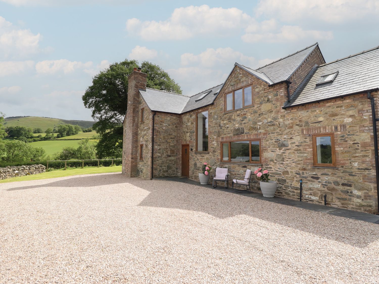 Cwmwr, Penybontfawr