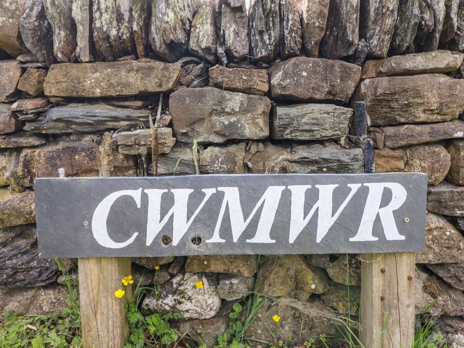 Cwmwr, Penybontfawr