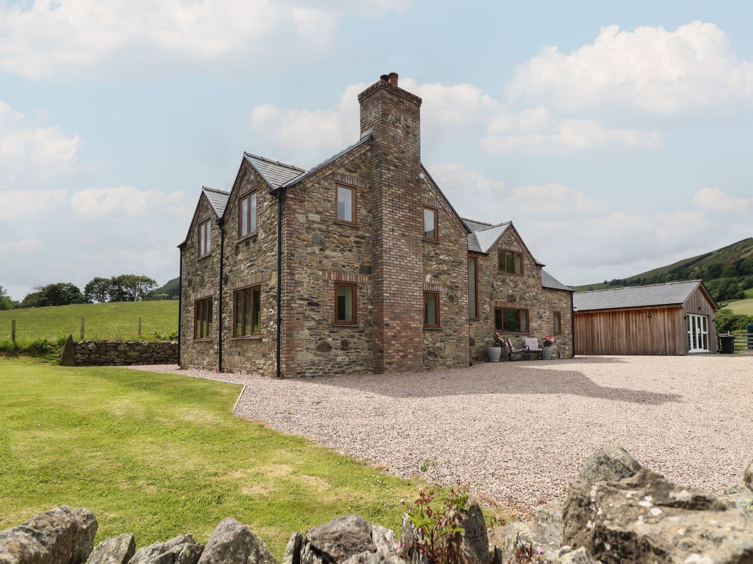 Cwmwr, Penybontfawr