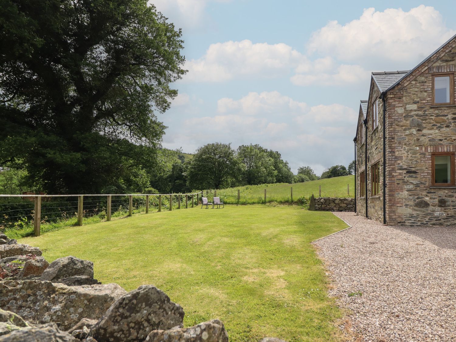 Cwmwr, Penybontfawr