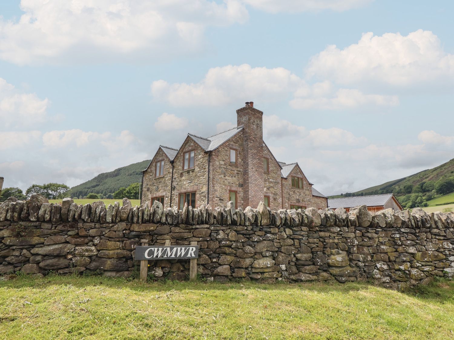 Cwmwr, Penybontfawr