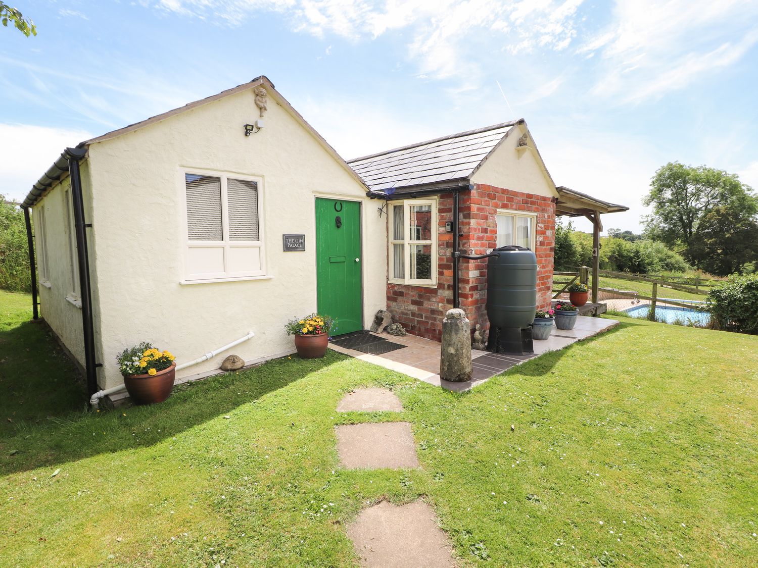 Book Little Pentre Cottages From £40 Per Night Overtonondee