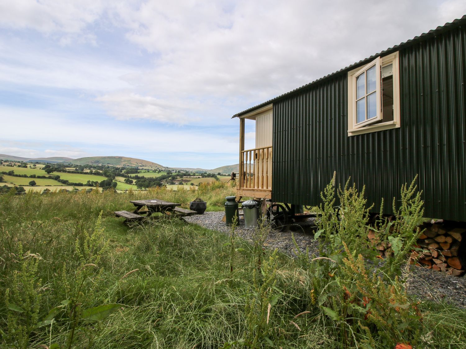 Shepherd's Hut at Retreat, Llanrhaeadr-Ym-Mochnant