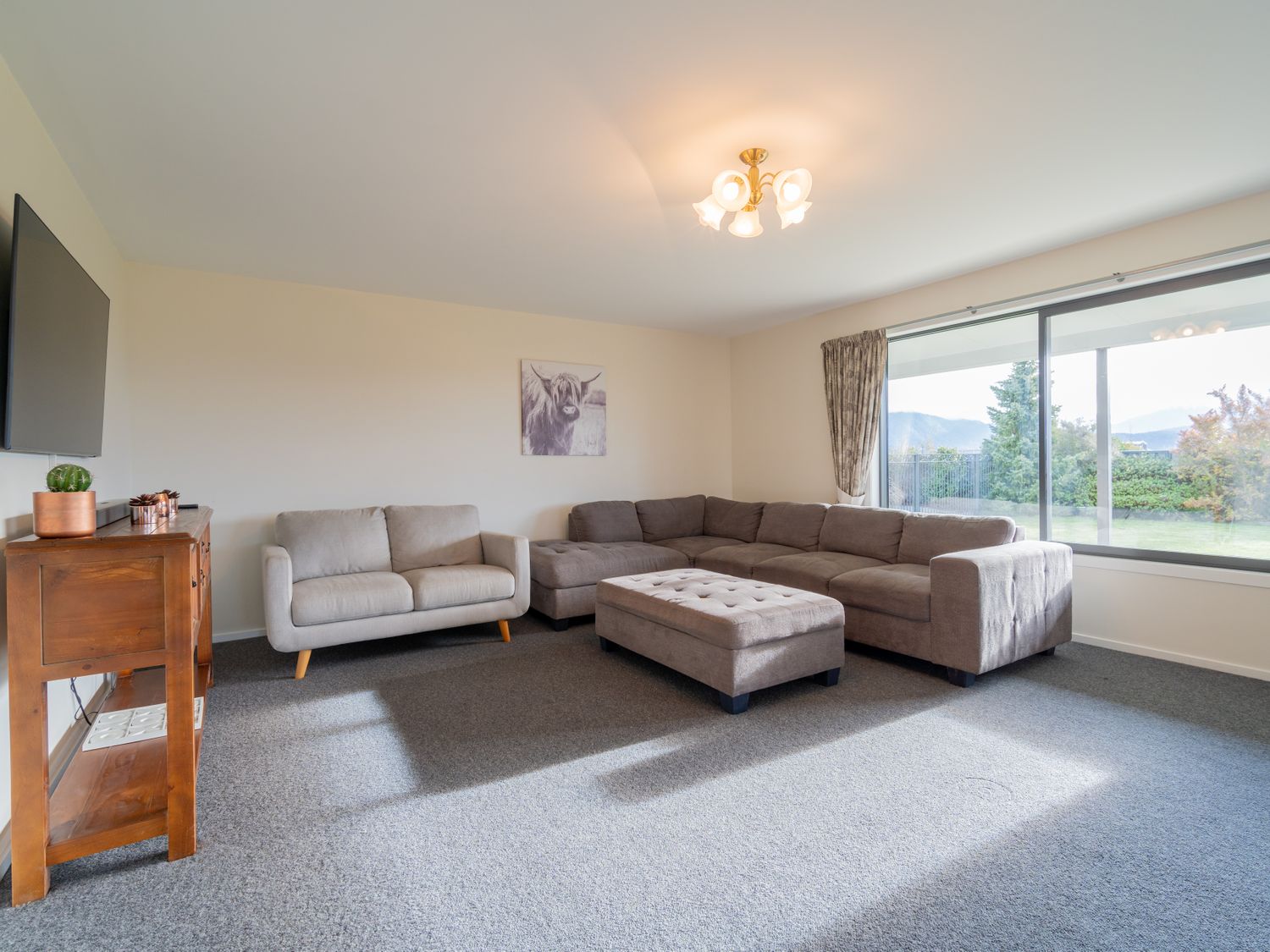 Acheron Homestead - Te Anau Holiday Home                     photo 2