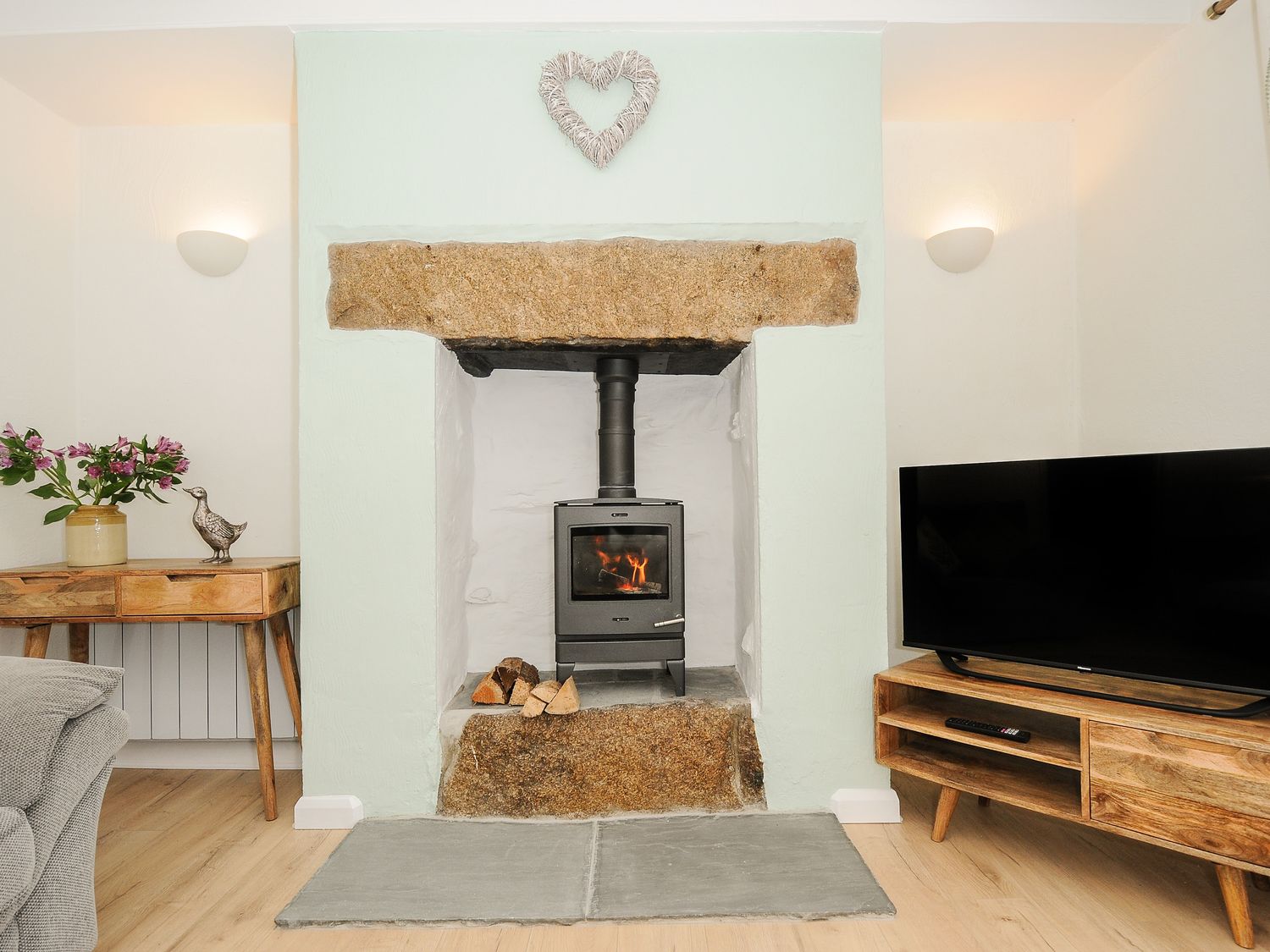Carvannel Cottages, Portreath, Cornwall. Three bedrooms. Pet-friendly. Enclosed garden with hot tub.