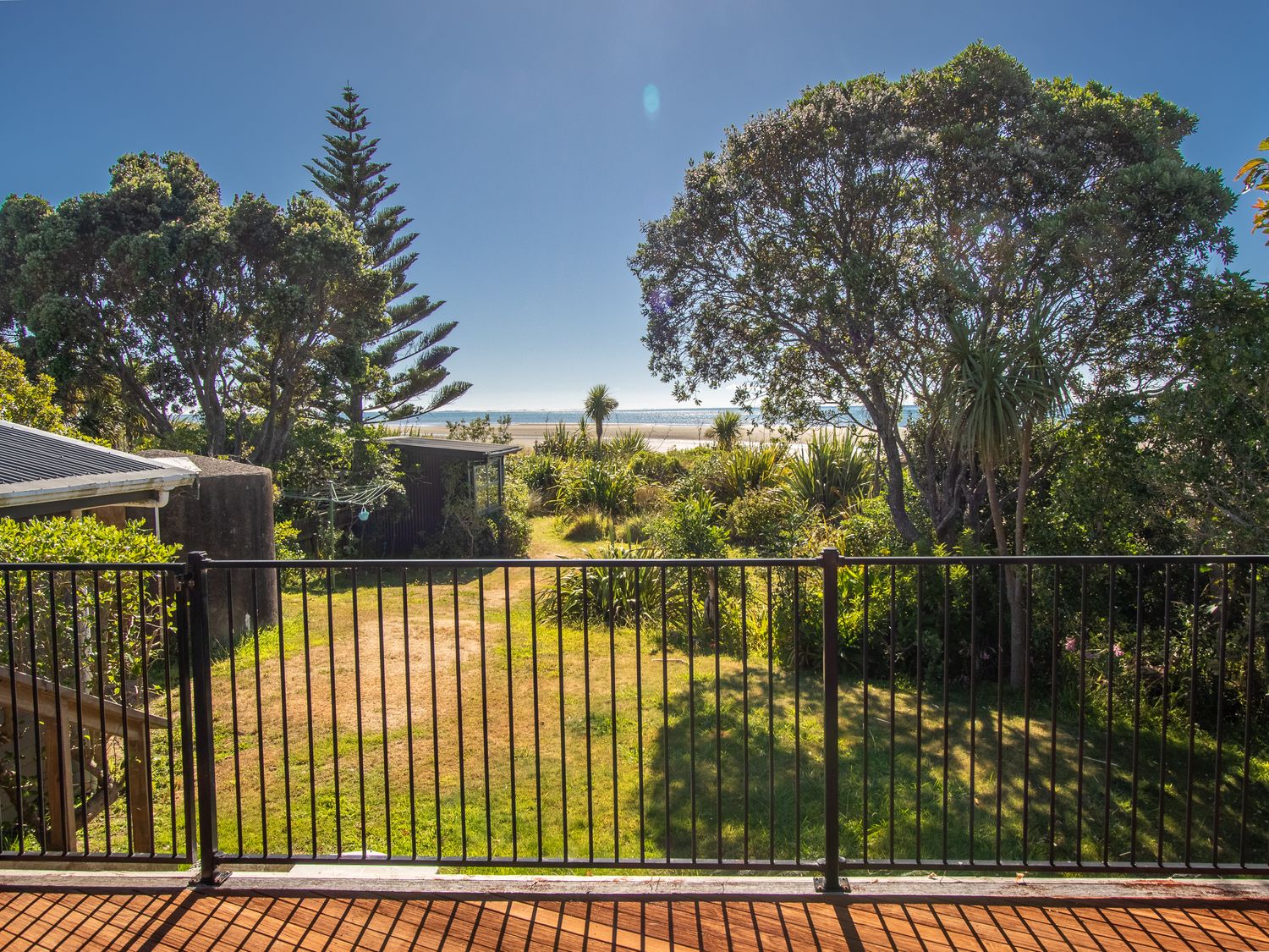 Godwit Cottage - Pākawau Beachfront Holiday Home                     photo 2