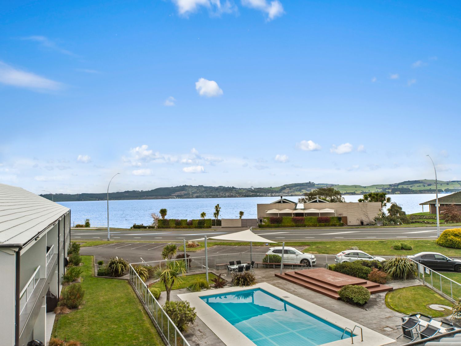 Lakeside Delight – Two Mile Bay Holiday Apartment -  - 1115487 - photo 1