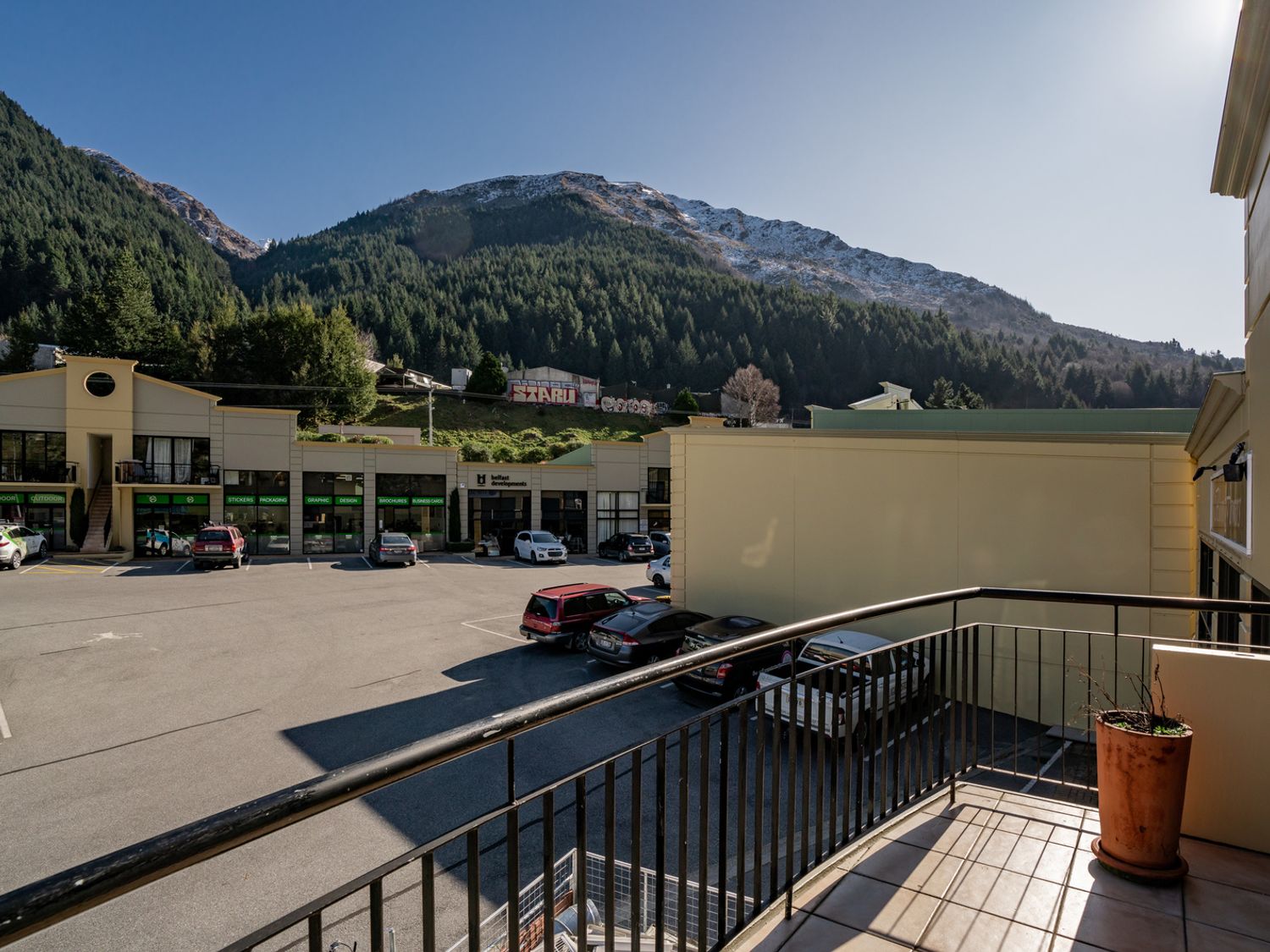 Snowy Peaks – Queenstown Holiday Apartment                     photo 12