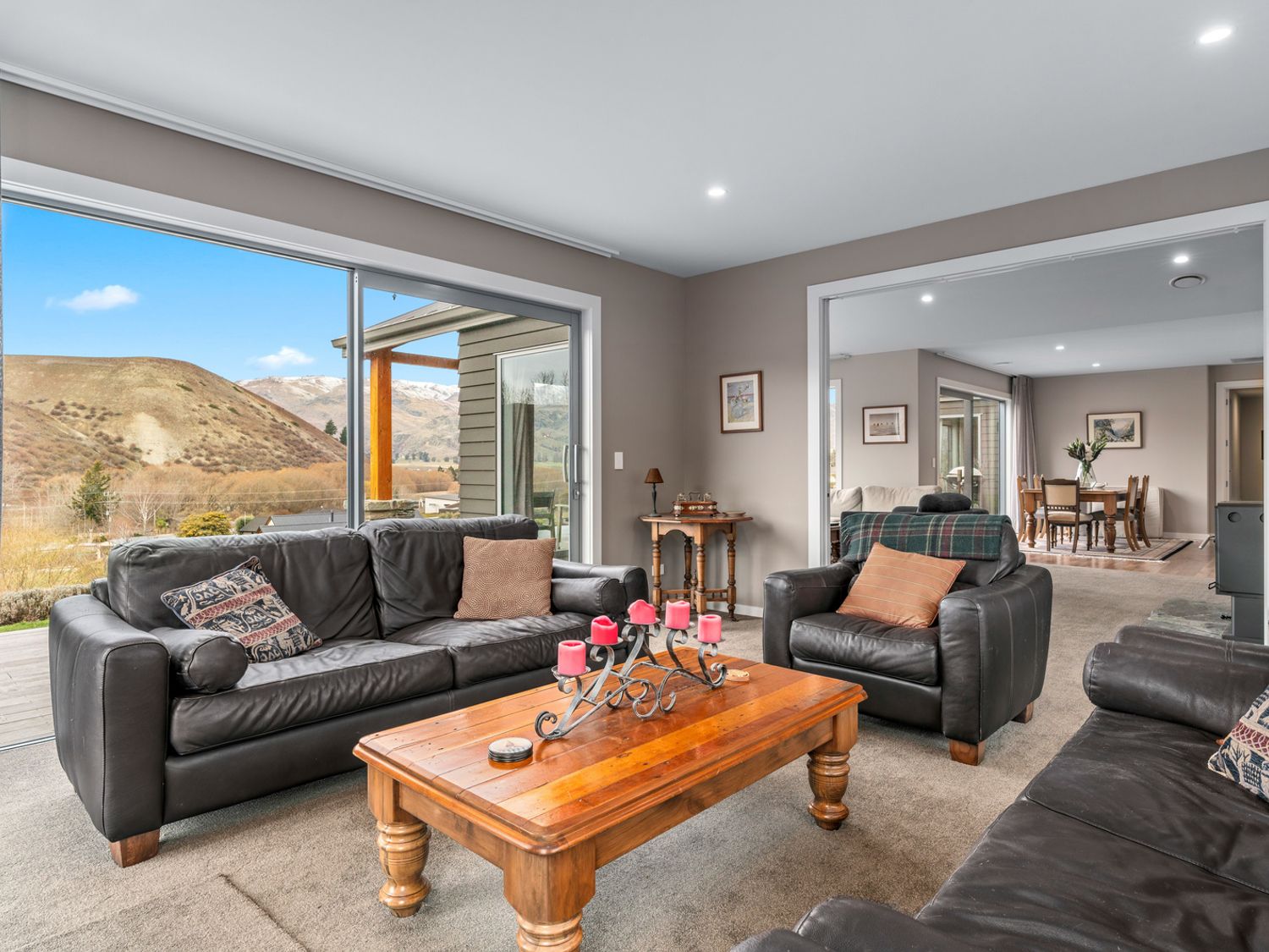 Grandview Lodge – Lowburn Holiday Home                     photo 2