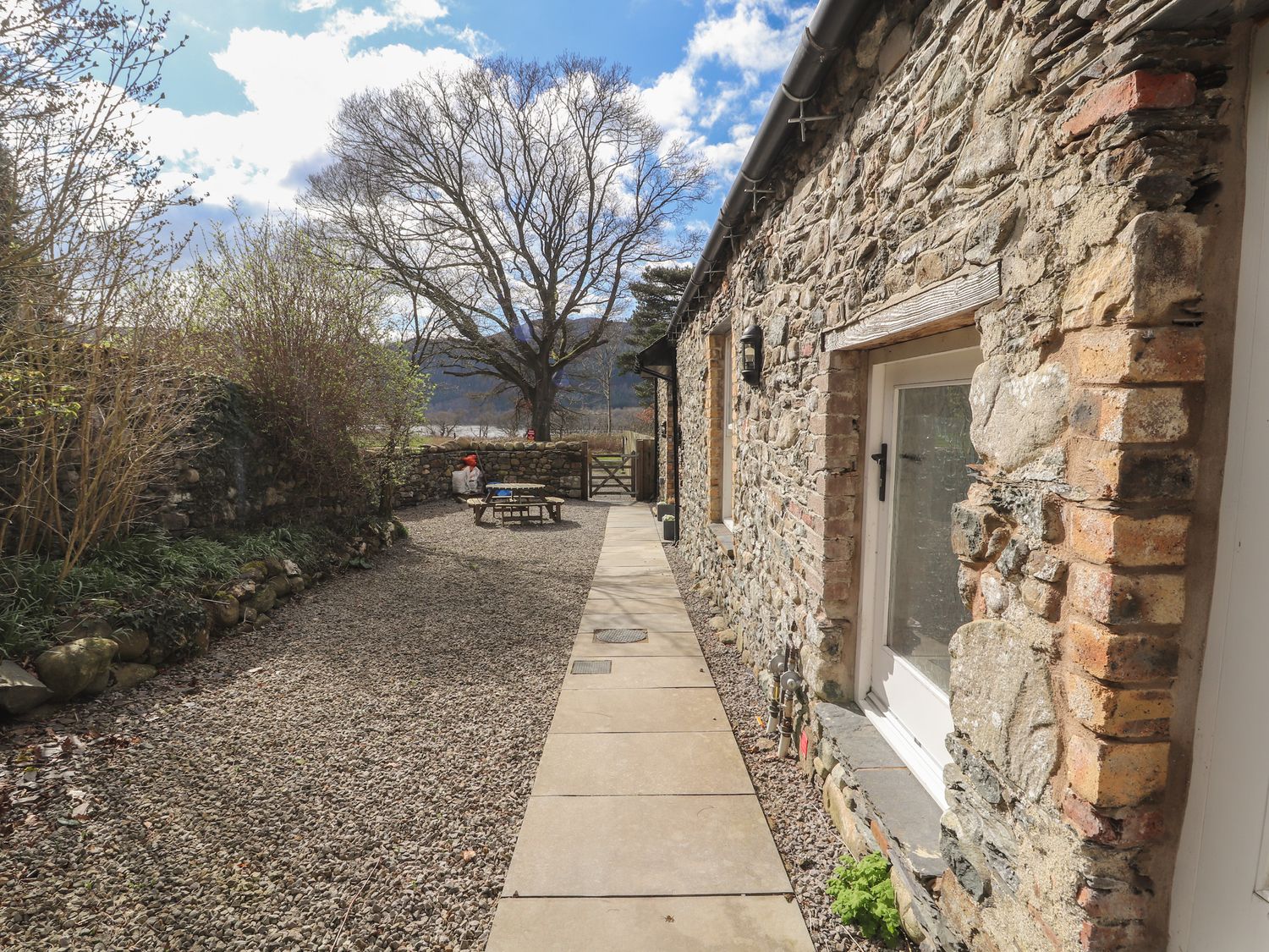 The Croft near Keswick, Cumbria, hot tub, barbecue, ground-floor living, off-road parking for three.