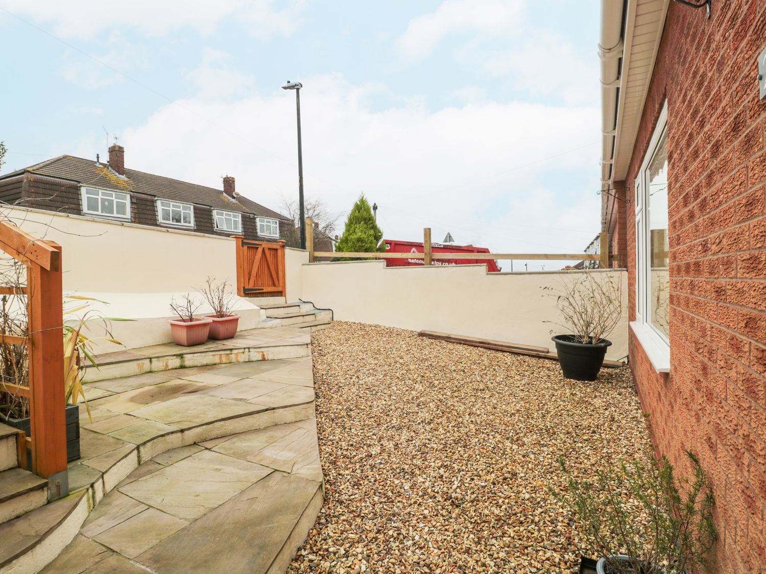 24 Severn Road, Portishead, Somerset. Enclosed patio garden with furniture and hot tub. TV and WiFi.
