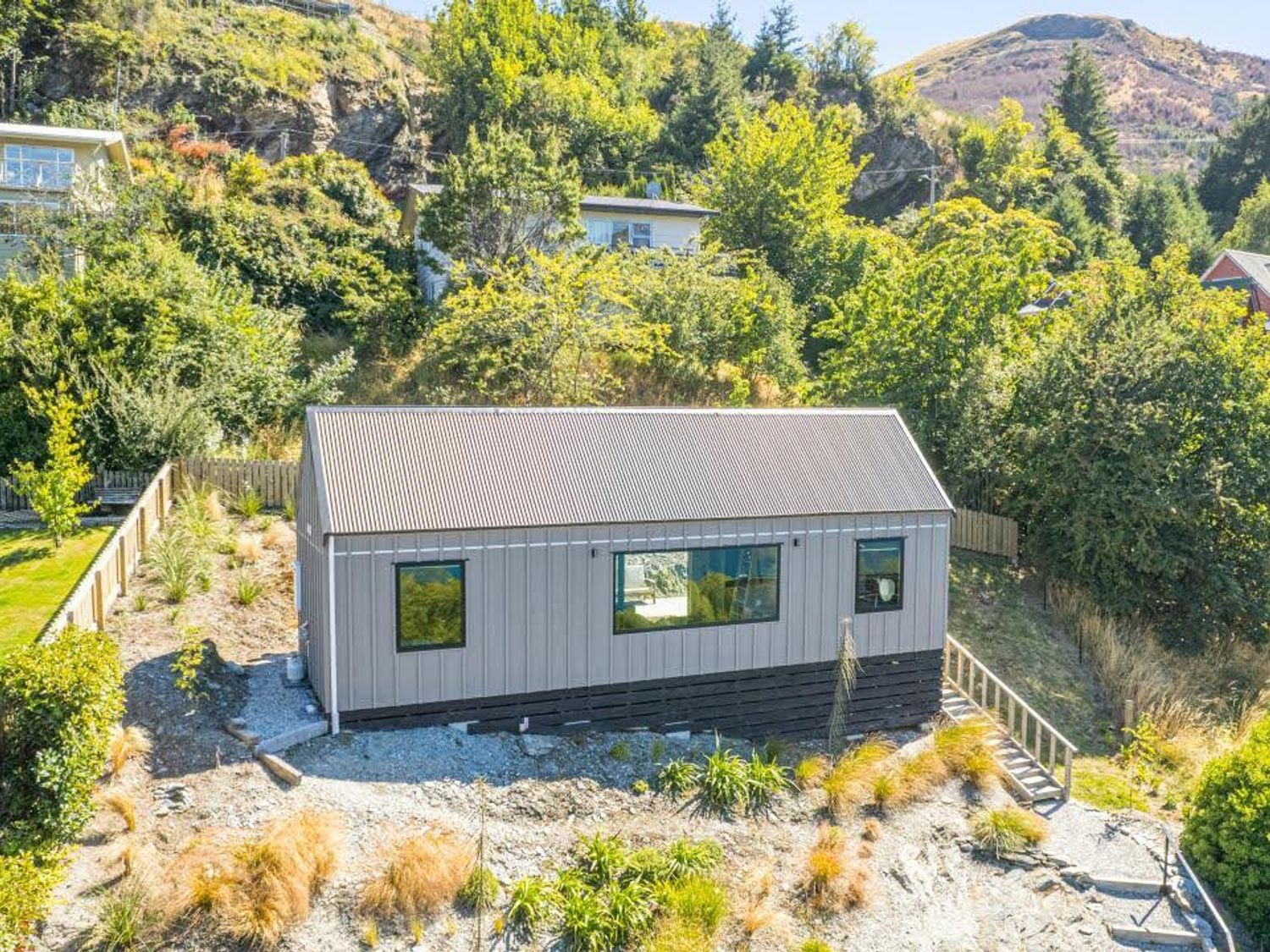 Picture Perfect - Queenstown Holiday Home                     photo 22