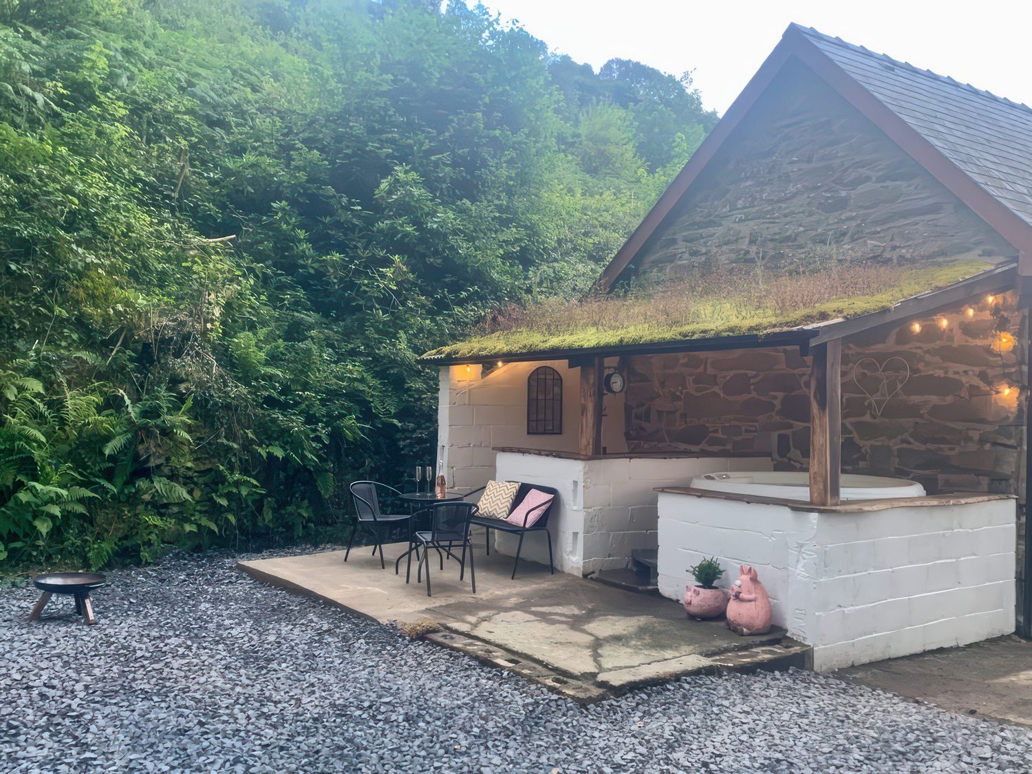 Ysubor Craig y Gronfa, Mallwyd, Powys. Snowdonia NP, barn conversion, great views, off-road parking.