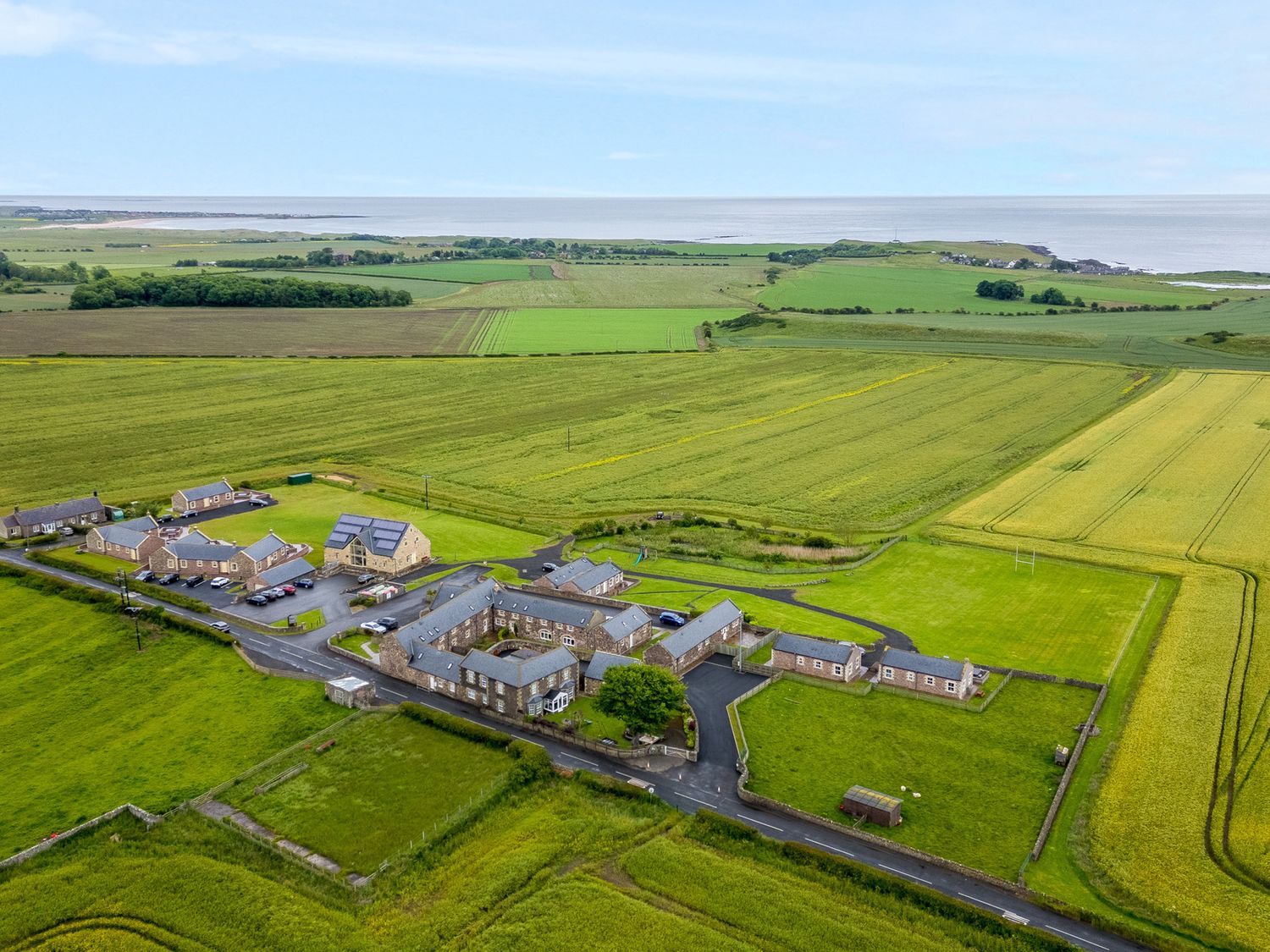 Smithy Cottage, Embleton, Northumberland. Single-storey cottage with an open-plan living space. WiFi