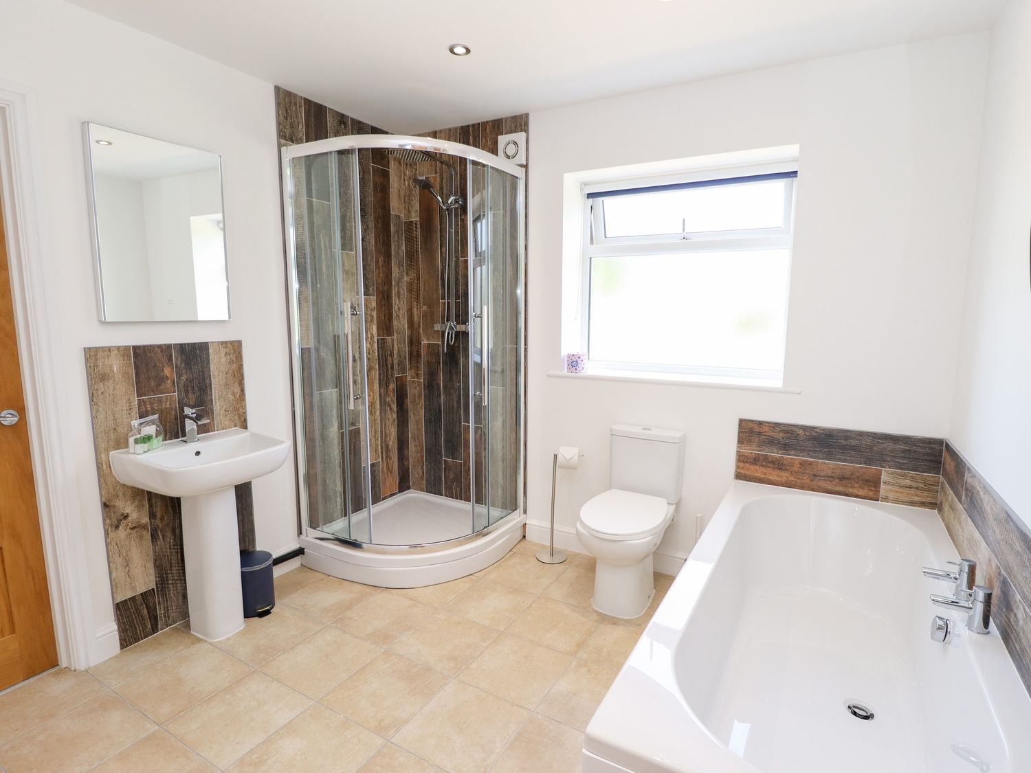Lodge 24 is near South Hykeham, in Lincolnshire. Four-bedroom lodge with hot tub and private balcony