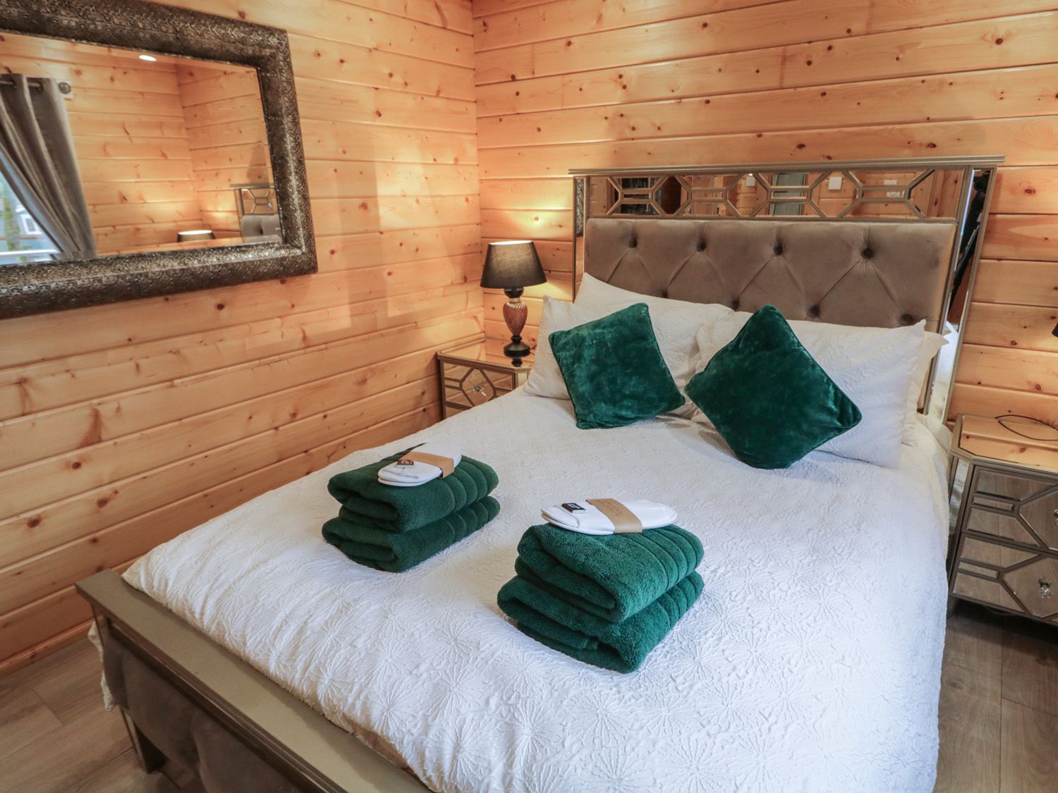 Buttermilk Lodge in Dungiven, Londonderry. Single-storey. Balcony. River views. Studio-style. Rural.