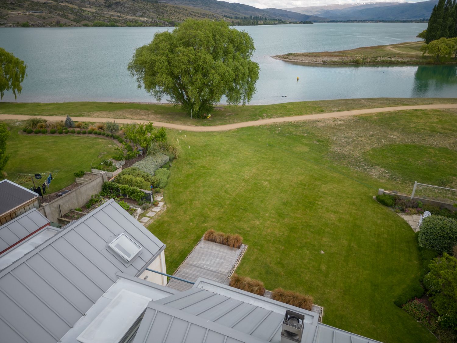 The Lakehouse - Cromwell Holiday Home                     photo 2