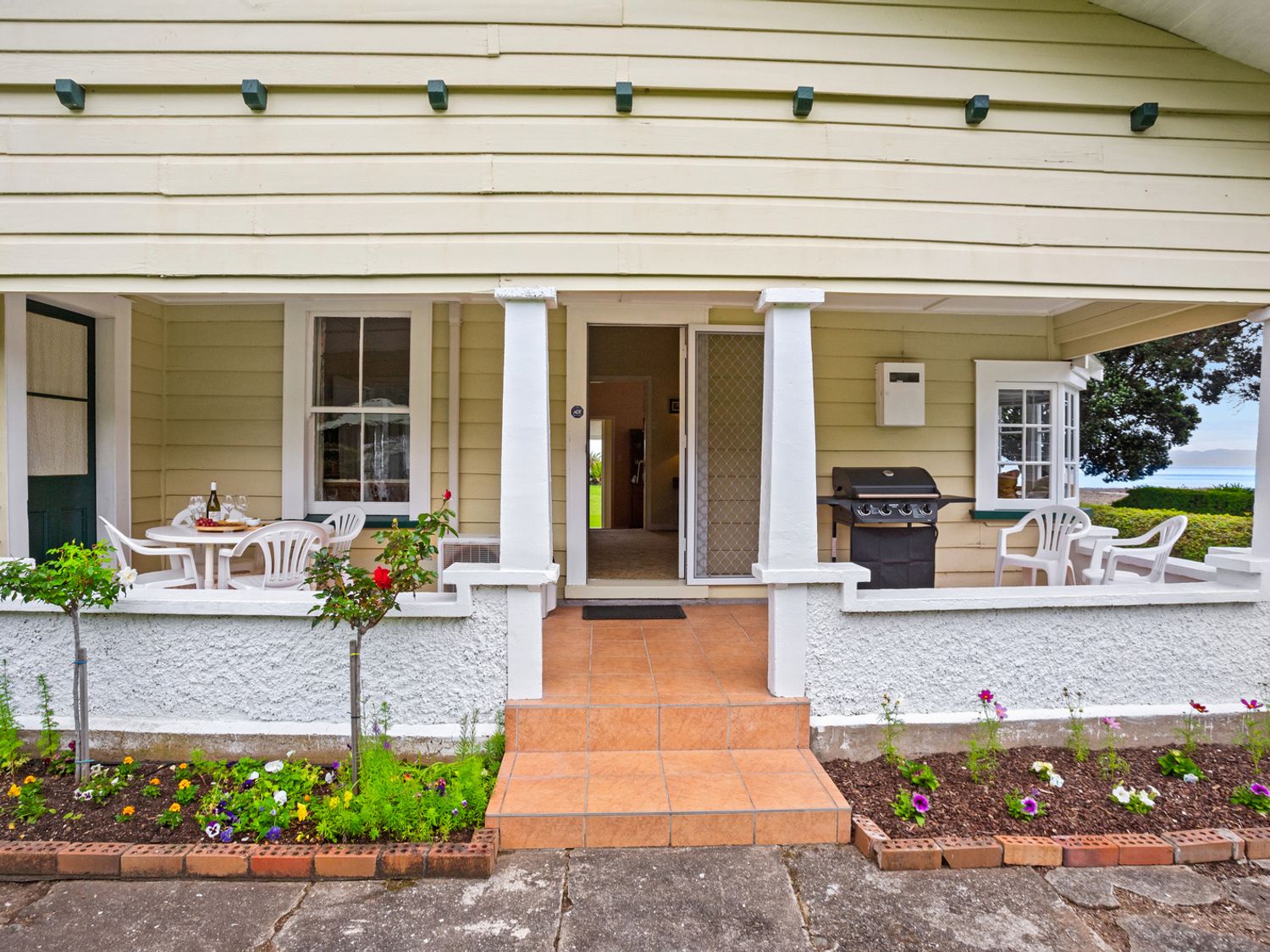 Whare Nui on Rennie - Thames Holiday Home                     photo 2