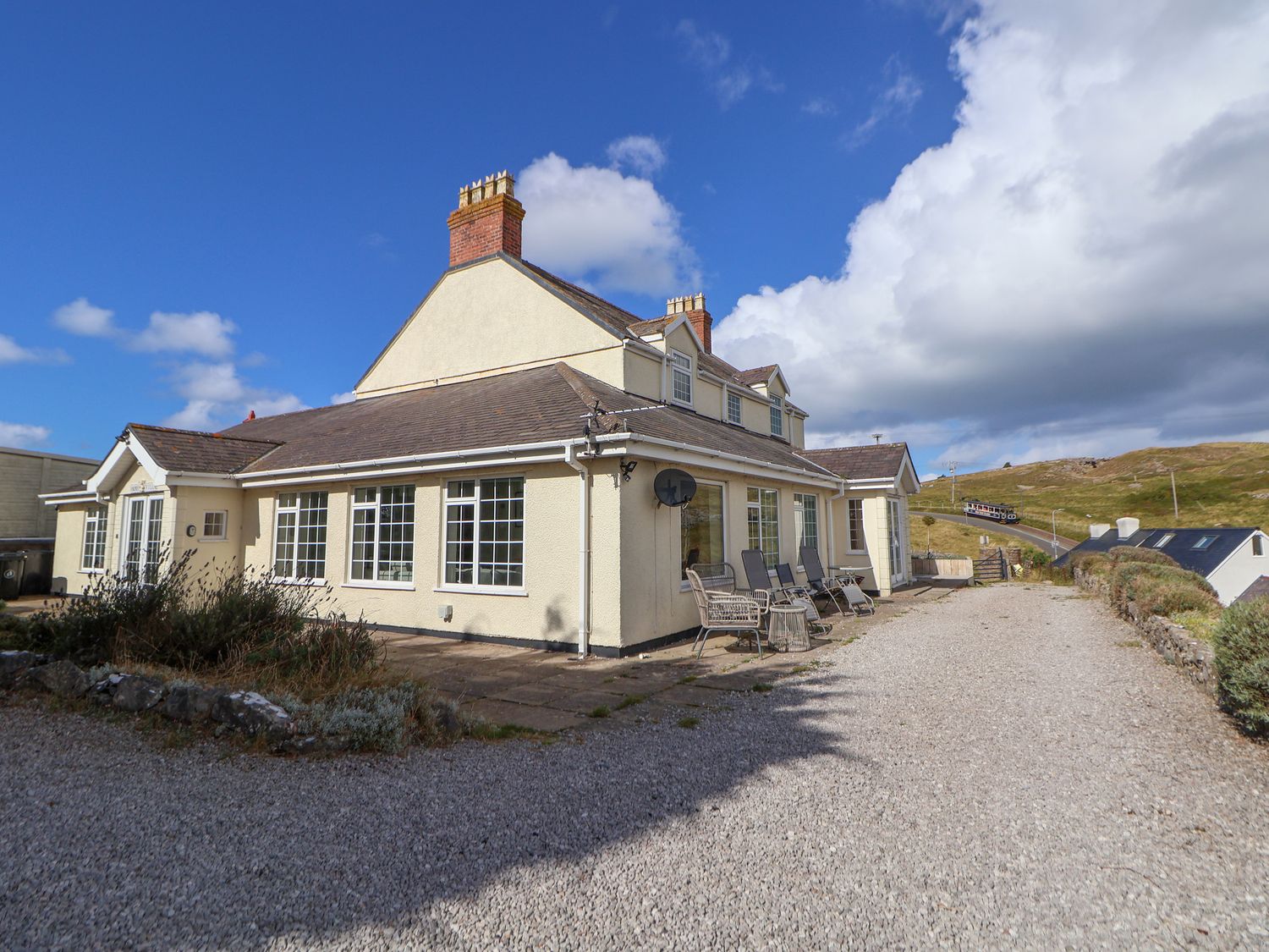 Orme Villa in Llandudno, Conwy. Stunning views over Llandudno Bay, and prime position on Great Orme.