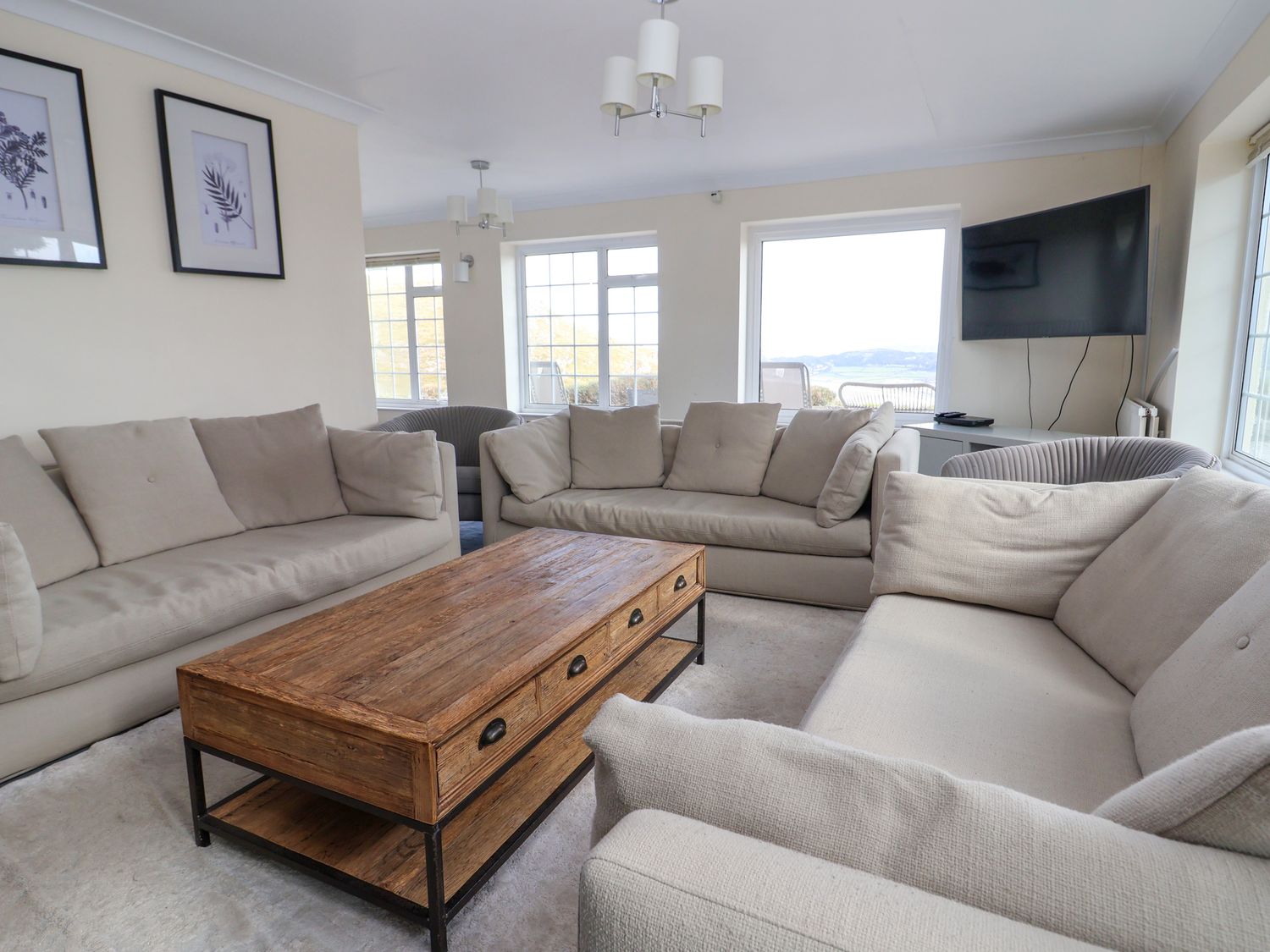 Orme Villa in Llandudno, Conwy. Stunning views over Llandudno Bay, and prime position on Great Orme.